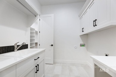 *Photo Similar Images* Built for an elevated luxury lifestyle - photo 30