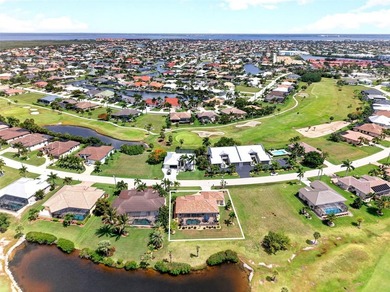 GOLF COURSE & LAKE VIEWS! CUSTOM 3 BEDROOM, 2 BATH, 3-CAR GARAGE - photo 50
