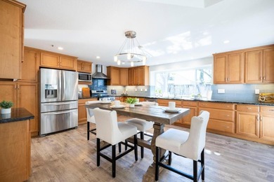 Spectacular Alden Crossing residence ideally situated at the end - photo 11