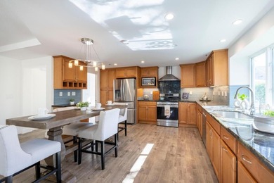 Spectacular Alden Crossing residence ideally situated at the end - photo 12