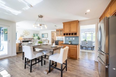Spectacular Alden Crossing residence ideally situated at the end - photo 13