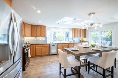 Spectacular Alden Crossing residence ideally situated at the end - photo 14