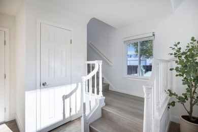 Spectacular Alden Crossing residence ideally situated at the end - photo 17