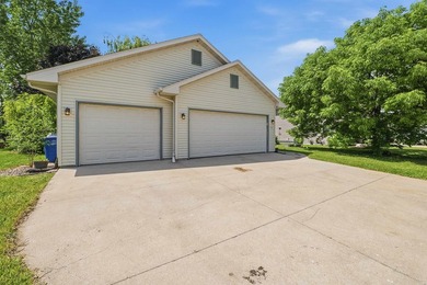 Located in a city sub division with a country feel this 4 BR 2 - photo 21
