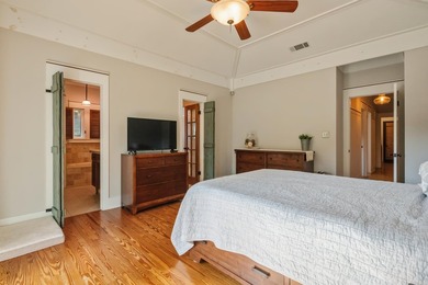 Stunning Lakefront Retreat with Custom Woodwork & Westerly - photo 37