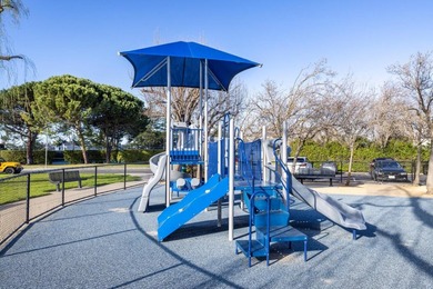 Spectacular Alden Crossing residence ideally situated at the end - photo 40