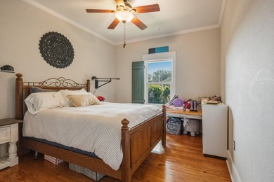 Stunning Lakefront Retreat with Custom Woodwork & Westerly - photo 45