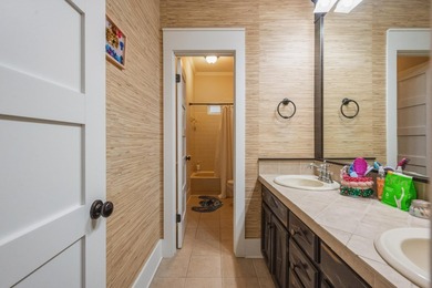Stunning Lakefront Retreat with Custom Woodwork & Westerly - photo 48