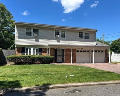 This Colonial Style Home Features 4 Bedrooms, 2 Full Baths - photo 1