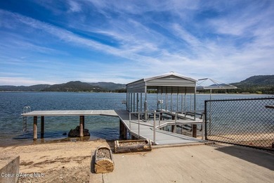 Timeless waterfront retreat with soaring cathedral ceilings, an - photo 6