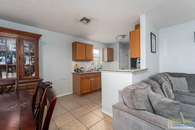 Welcome to **27 Lakewood Dr.** in Laguna Vista, Texas! This - photo 12