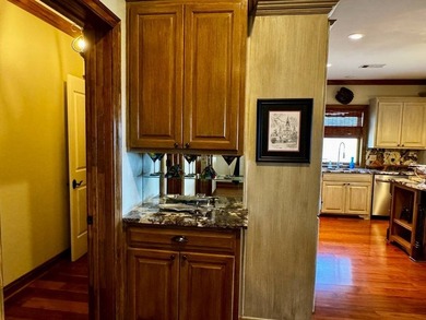 This 2006 custom built Lakehouse boast high ceilings 3 bedrooms - photo 14