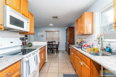 Welcome to **27 Lakewood Dr.** in Laguna Vista, Texas! This - photo 14