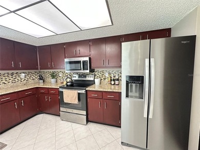 Welcome to this well maintained 2-bedroom, 2-bath, 2-car garage - photo 15