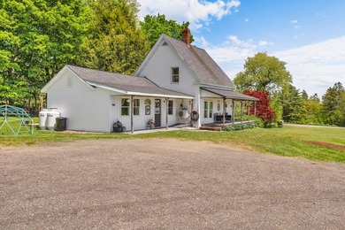 Welcome to 10 Highland Ridge in Hampden -- where convenience - photo 6