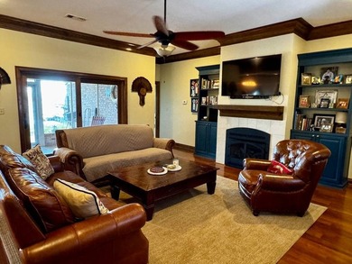 This 2006 custom built Lakehouse boast high ceilings 3 bedrooms - photo 16