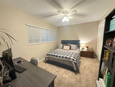 Welcome to this well maintained 2-bedroom, 2-bath, 2-car garage - photo 24