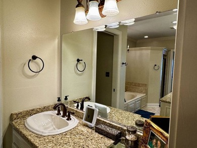 This 2006 custom built Lakehouse boast high ceilings 3 bedrooms - photo 26