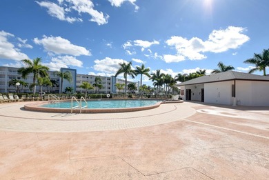 Beautifully RENOVATED 2nd floor CORNER condo in Century Village - photo 26