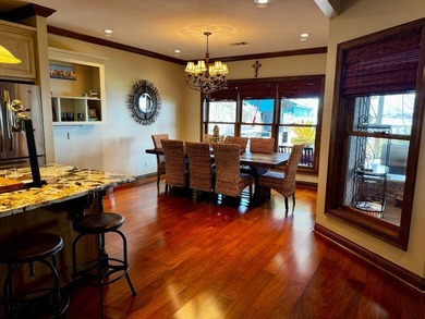 This 2006 custom built Lakehouse boast high ceilings 3 bedrooms - photo 32