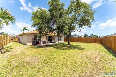 Welcome to **27 Lakewood Dr.** in Laguna Vista, Texas! This - photo 33