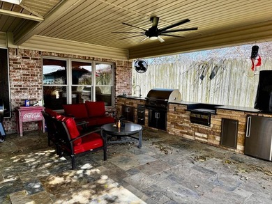 This 2006 custom built Lakehouse boast high ceilings 3 bedrooms - photo 39