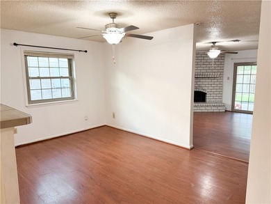 This 2 bedroom, 1 bath home offers 1,152 sq. ft. of comfortable - photo 2