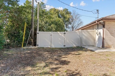 Located on a corner lot in a well-established Deltona - photo 43