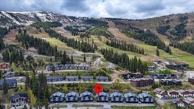 Luxury ski-in/ski-out Highland Village condo with a warm rustic - photo 3