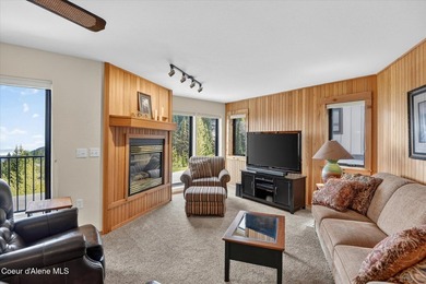 Luxury ski-in/ski-out Highland Village condo with a warm rustic - photo 9