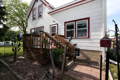 Bring your Chickens, Horses and Cows to this 5.72 acre Farmette! - photo 2