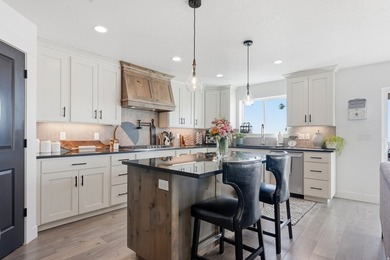 Price just lowered! Motivated sellers! Appraised well above the - photo 14