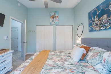 Beautifully updated 2-bedroom, 2-bath, single-level condo - photo 18