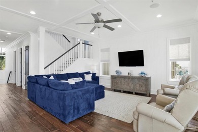 Step into unmatched luxury with this direct Gulf-front estate - photo 8