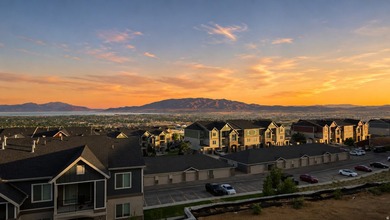 Price just lowered! Motivated sellers! Appraised well above the - photo 26