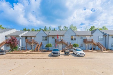 Beautifully updated 2-bedroom, 2-bath, single-level condo - photo 30