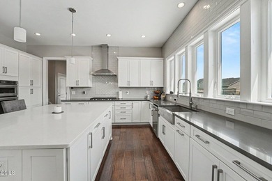 Welcome to 3723 Regent Pines Dr in New Hill, where luxury - photo 15