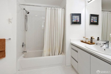 Experience modern, loft-like living in this unique top-floor - photo 22