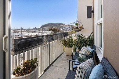 Experience modern, loft-like living in this unique top-floor - photo 24