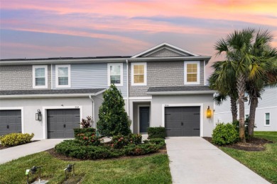 (private lake, pond, creek) Townhome/Townhouse For Sale in Parrish Florida