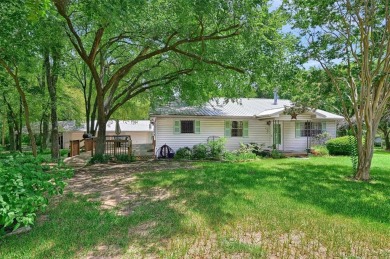 Lake Home For Sale in Gordonville, Texas