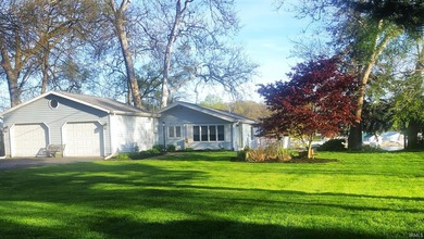 THE DECKS ARE STACKED FOR LAKE LIFE FUN! Main Lake Shafer, 3-4