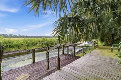 Nestled beneath a canopy of majestic oak trees and overlooking - photo 38