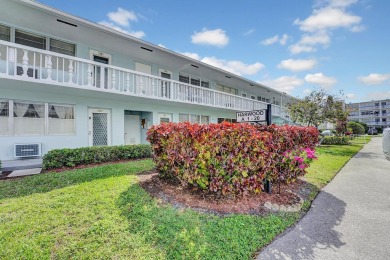Lake Condo For Sale in Deerfield Beach, Florida
