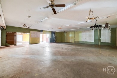 3104 Skidaway Rd offers over 6,000 sq ft of versatile commercial - photo 15