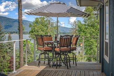 Set in a beautifully updated custom home minutes from downtown - photo 2