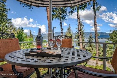 Set in a beautifully updated custom home minutes from downtown - photo 4