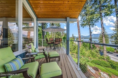 Set in a beautifully updated custom home minutes from downtown - photo 8