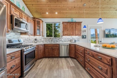 Set in a beautifully updated custom home minutes from downtown - photo 9