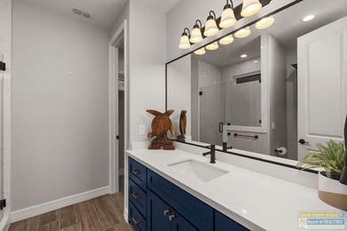 YOUR LUXURY RETREAT AWAITS - MOTIVATED SELLERS! Experience - photo 29